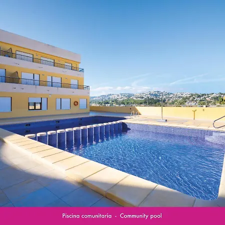 2 Bedrooms In Center With Community Pool Apartment *