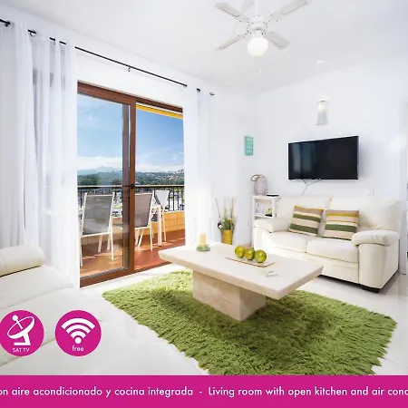 2 Bedrooms In Center With Community Pool *