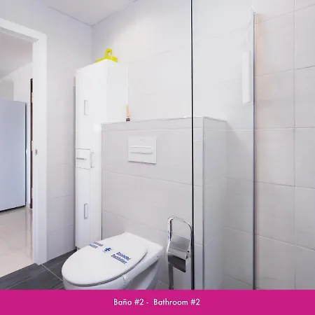 2 Bedrooms In Center With Community Pool
